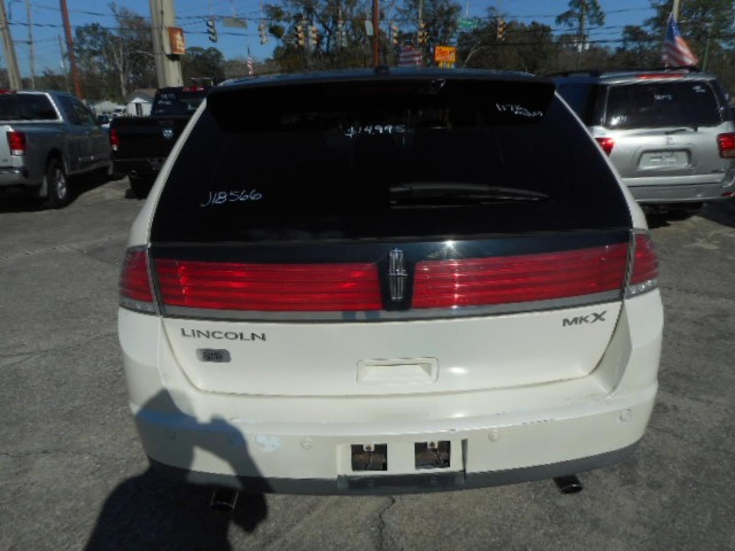 2008 WHITE LINCOLN MKX BASE (2LMDU68C08B) , located at 1200 Cassat Avenue, Jacksonville, FL, 32205, (904) 695-1885, 30.302404, -81.731033 - Photo#6